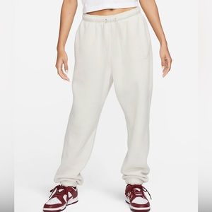 Nike sportswear plush pants light bone/light iron ore